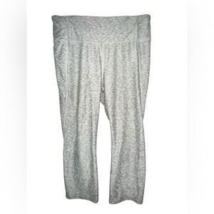H&M Sport Gray Capri Women’s Medium Leggings Medium Pocket Grey Yoga Athletic